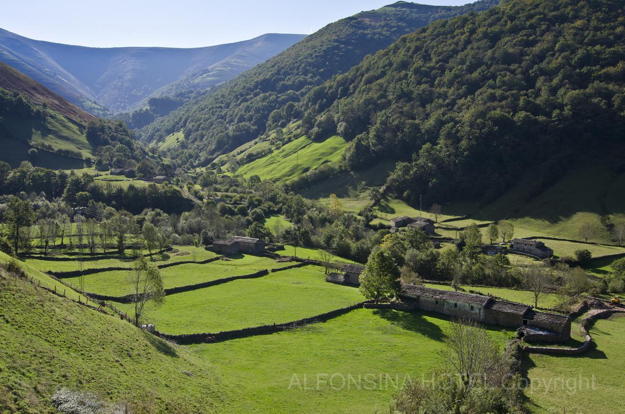 Hotel La Alfonsina Santibanez de Villacarriedo Zewnętrze zdjęcie